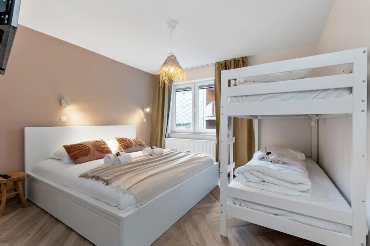 Raphaelle - Trendy 2 Bedroom In Apartment *